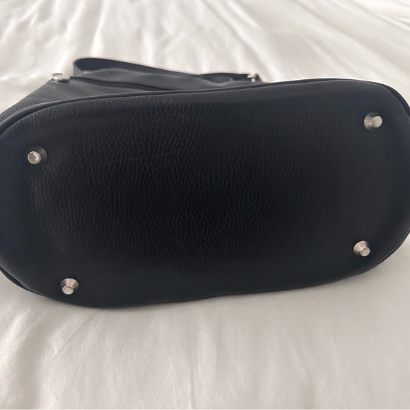 Levenger Black Leather Messenger Bag - Picture 4 of 12